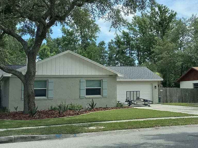 2855 N Bermuda Ave — Photo 2