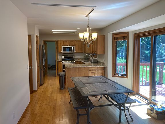 5th image of 1815 Essex Dr