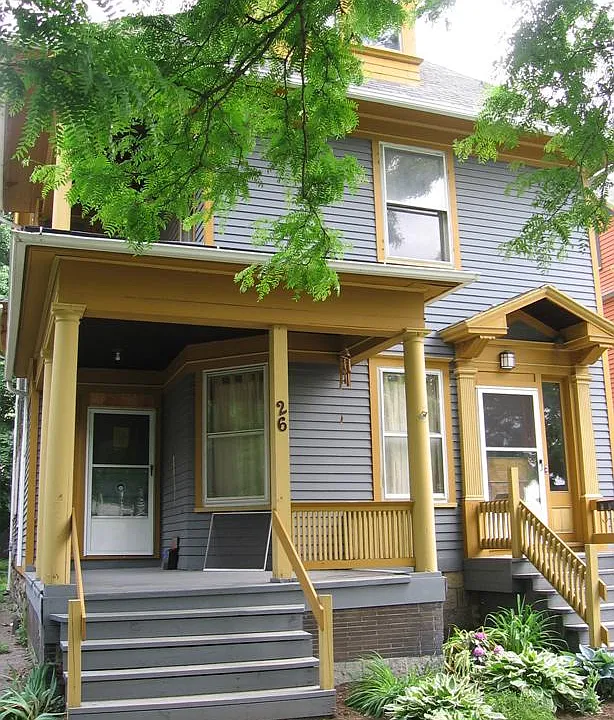 26 Alexander St #1
