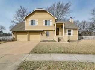 10524 W Bartlett Ct, Wichita, KS 67212