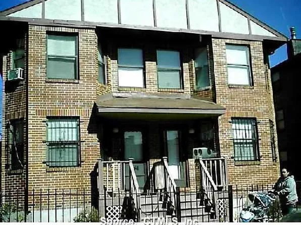 178 Park St APT D, Hartford, CT 06106