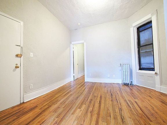 4th image of 799 Putnam Ave #2R