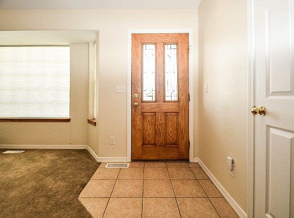 4th image of 2221 S Stafford Cir