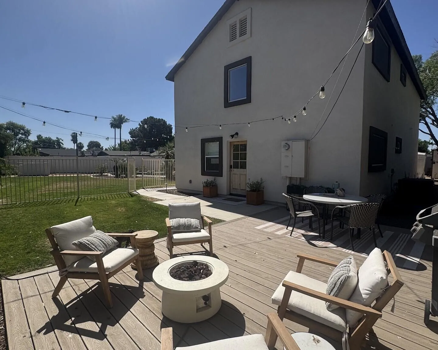 2 bed, 1.0 bath, 900 sqft, $3,000 — Photo 1