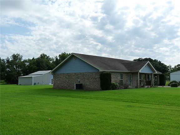 2nd image of 584 W Friesen Rd