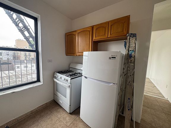 4th image of 2485 Elm Pl APT 3d