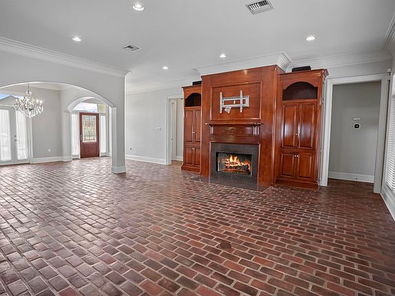 4th image of 135 Northlake Dr