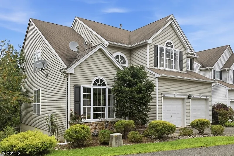 4 bed, 4.0 bath, $3,600 — Photo 3