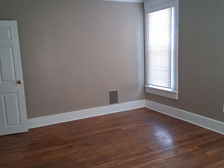 121 S 5th St — Photo 17