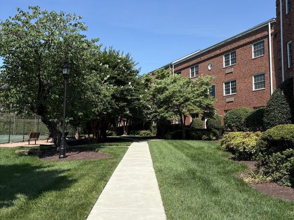 1630 W Abingdon Dr APT 301