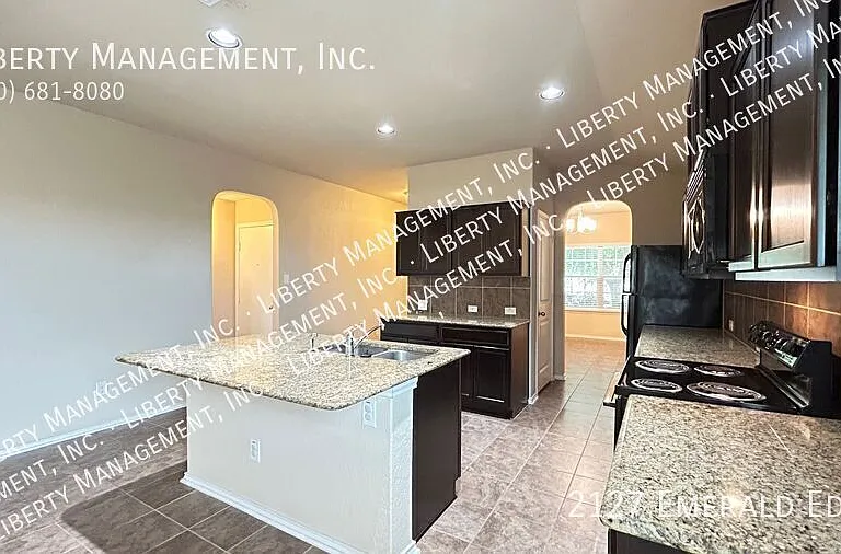 2127 Emerald Edge — Photo 11