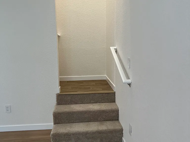 302 To 304 Dennis St SW — Photo 16