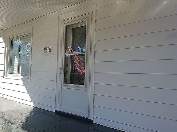 5th image of 1516 Oak St