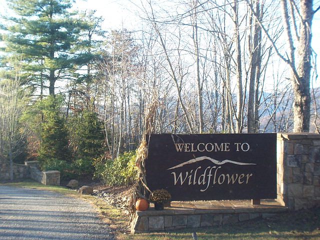 1st image of 28 Wildflower Dr