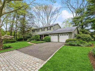 2 Old Hickory Ln, Huntington, NY 11743