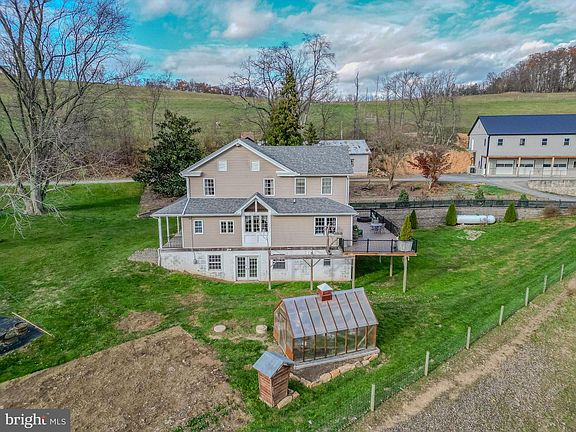3rd image of 929 Pottsville St