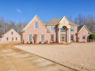 1819 N Waverton Cv, Collierville, TN 38017
