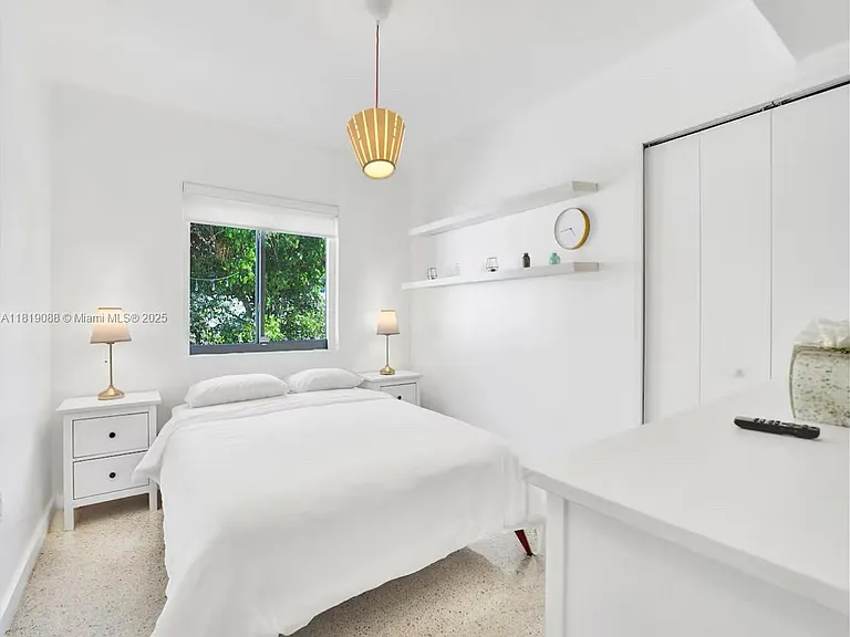 7537 W Treasure Dr — Photo 12