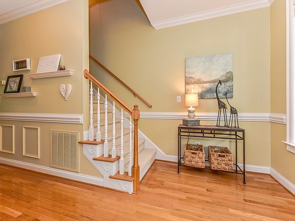 5th image of 3314 Bon Rea Dr