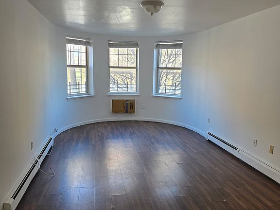 3rd image of 2028 Bergen St Unit 2