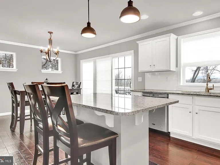 401 Landover Ct — Photo 15