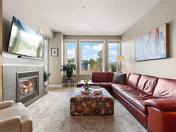 3rd image of 3210 Jacklin Rd #207