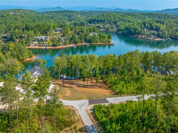 264 Coveside Ln, Six Mile, SC 29682