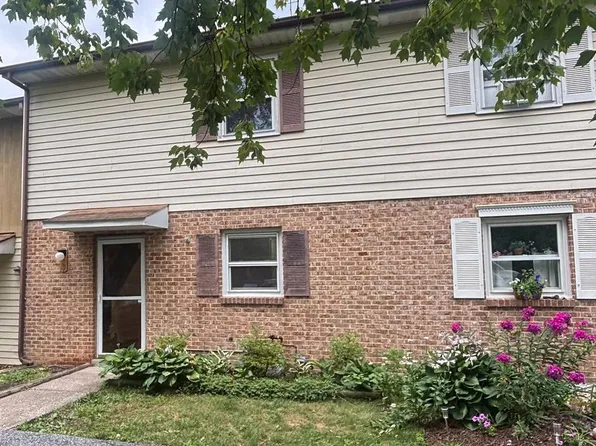 3 Dartmouth Ct, Mechanicsburg, PA 17055