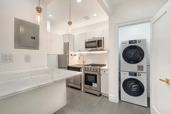 Rented by The Agency | media 11