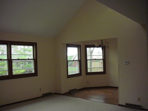 4th image of 3220 Nadine Ave