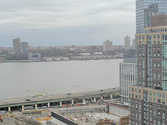 Rented by Douglas Elliman | media 27