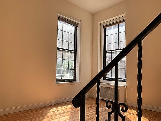 1st image of 49 Park Ave #1X