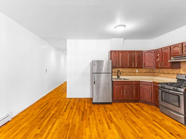 434 Lexington Avenue image 3 of 19