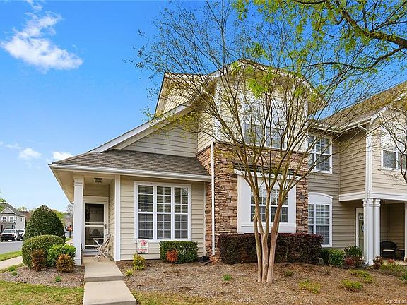 2nd image of 8056 Lynwood Sq #Townhouse 51