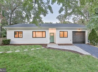 1503 Millikens Bend Rd, Herndon, VA 20170
