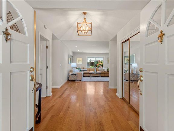 4th image of 1320 E Campbell Ave