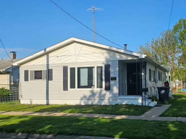 1036 S 6th Ave, Canton, IL 61520