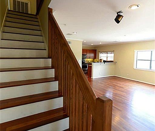 3rd image of 17 Waugh Dr Unit 204
