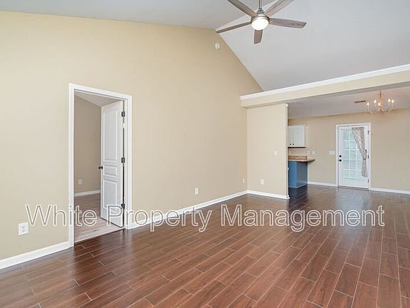 3rd image of 4244 Cornelia Ln
