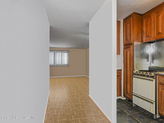 3rd image of 1000 Clove Rd APT 5F