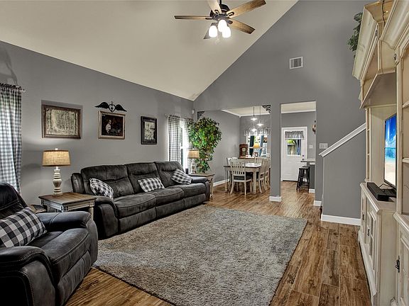 5th image of 3044 Boxwood Springs Ln