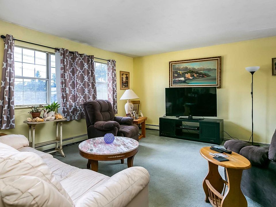 212 Smith St, Merrick, NY 11566 Zillow