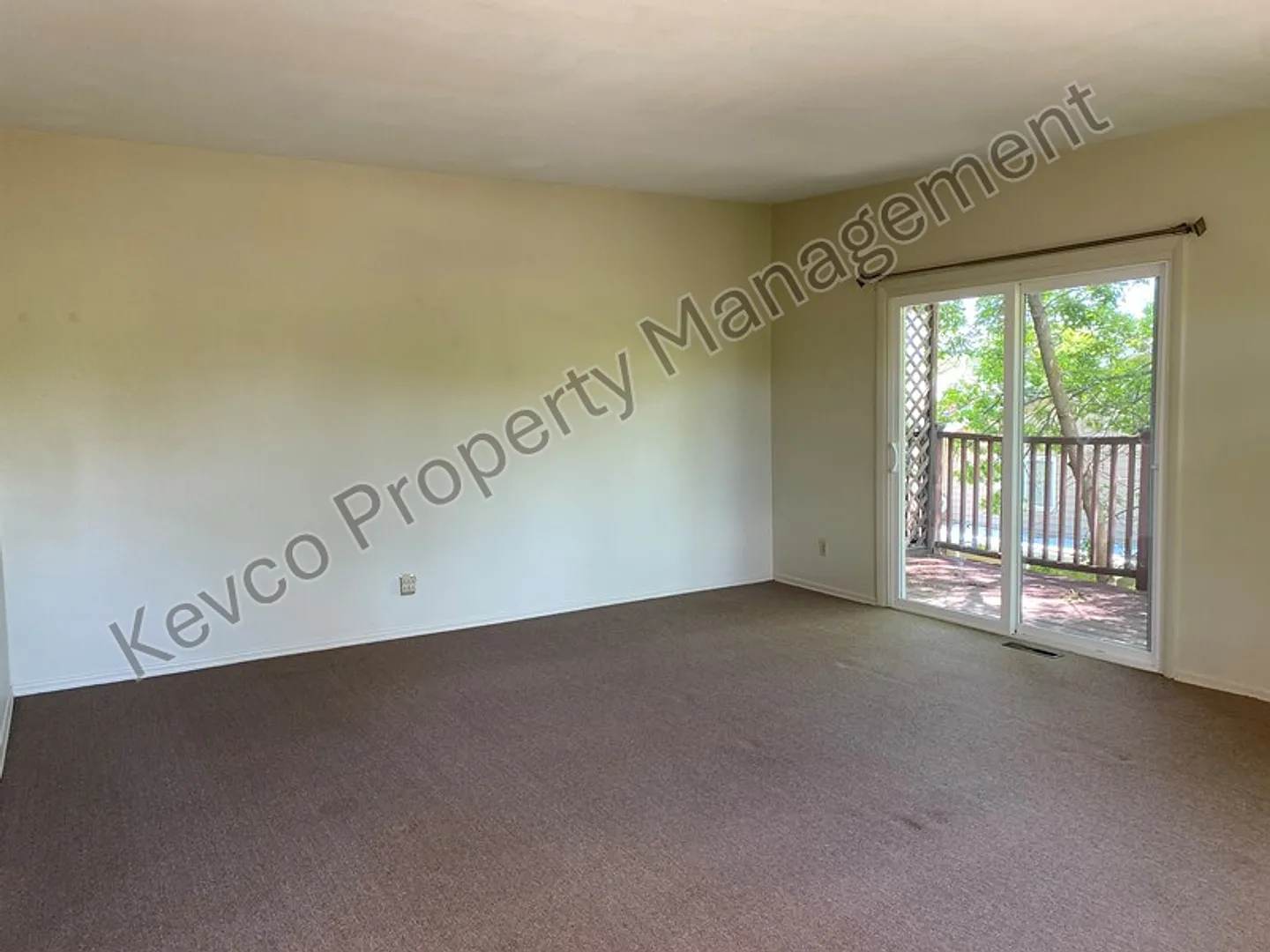 2433-2435 Crabtree Dr — Photo 3