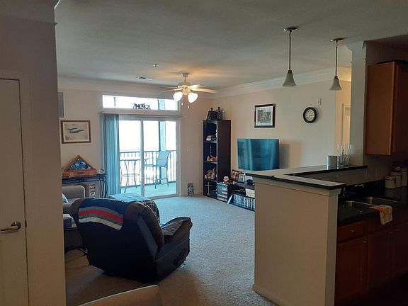 4th image of 46935 Cameo Ln #302
