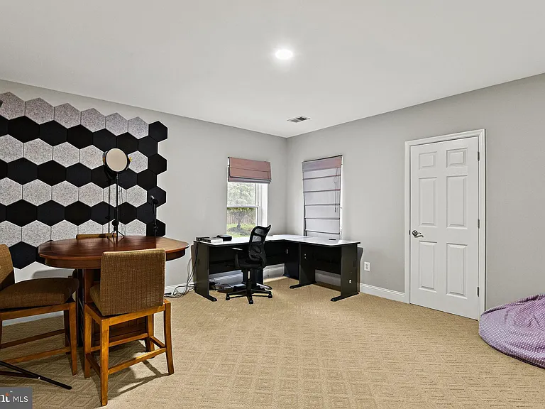 21922 Hyde Park Dr — Photo 36