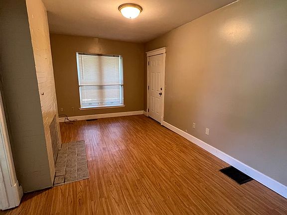 2nd image of 929 Bridge Ave #2