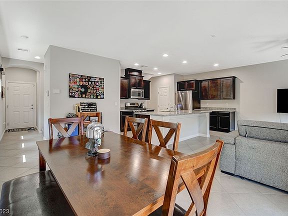 3rd image of 6776 Byron Bay Ct