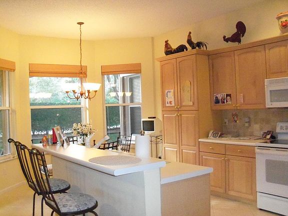 3rd image of 11203 Mandalay Way