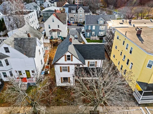 11 Derby St, Waltham, MA 02453