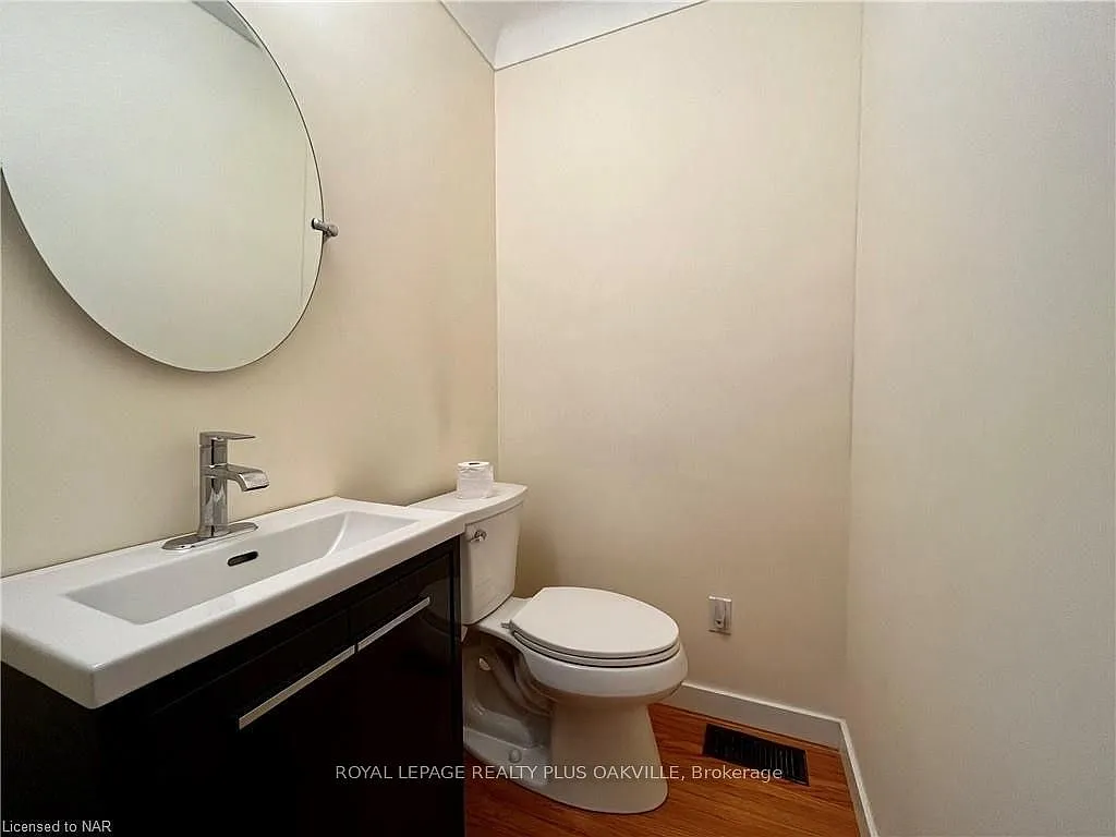 3 bed, $2,425 — Photo 4